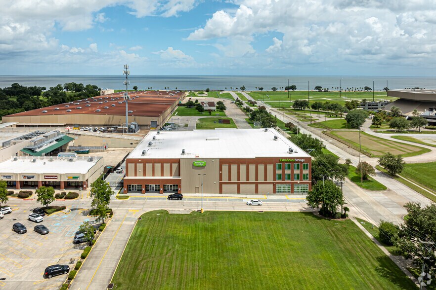 More Photos Of 6750 Franklin Ave, New Orleans Self Storage For Lease