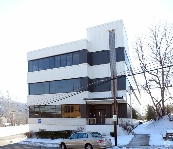 More Photos Of 221 7th St, Pittsburgh Office For Lease