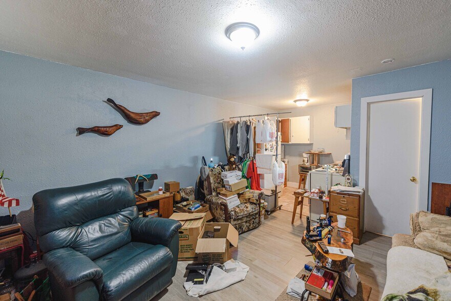 More Photos Of 562 Newmark St, Coos Bay Storefront For Sale