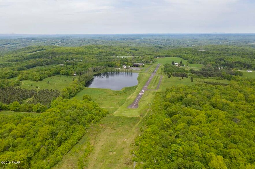 More Photos Of 37 Colonel Lindbergh Ln, Moscow Airport For Sale