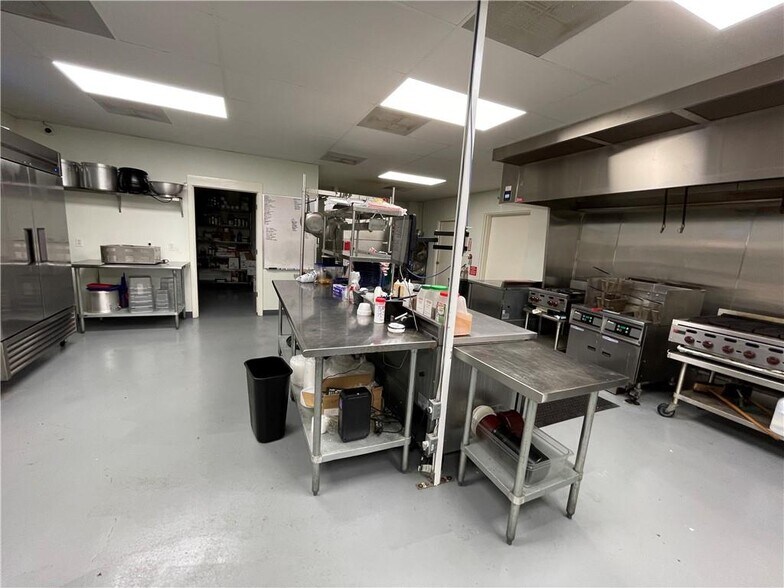 More Photos Of 1002 Victoria, Refugio Restaurant For Sale