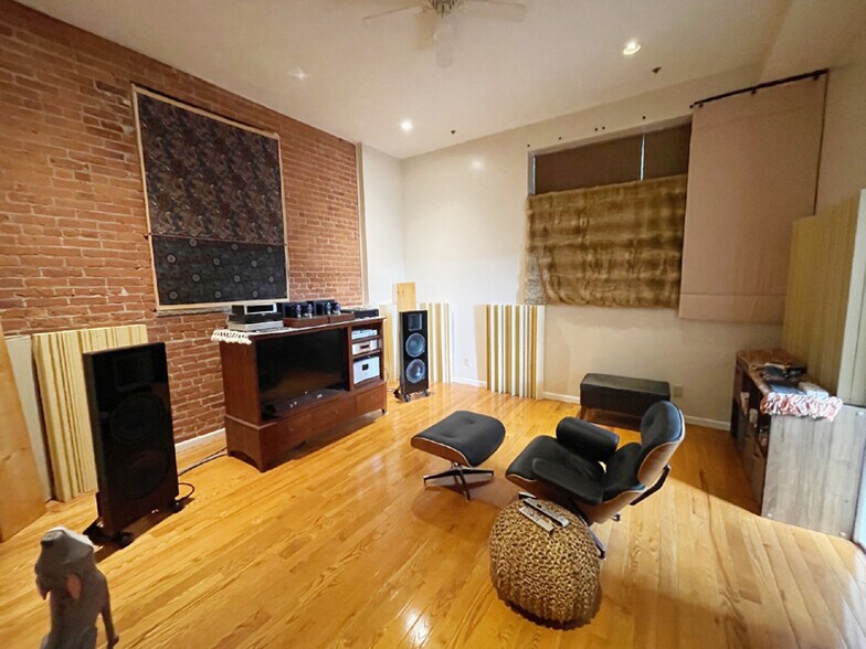 More Photos Of 9 E 18th St, Bayonne Apartments For Sale