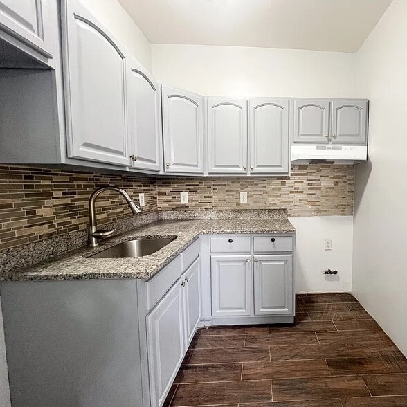 More Photos Of 856 Knickerbocker Ave, Brooklyn Storefront Retail Residential For Sale