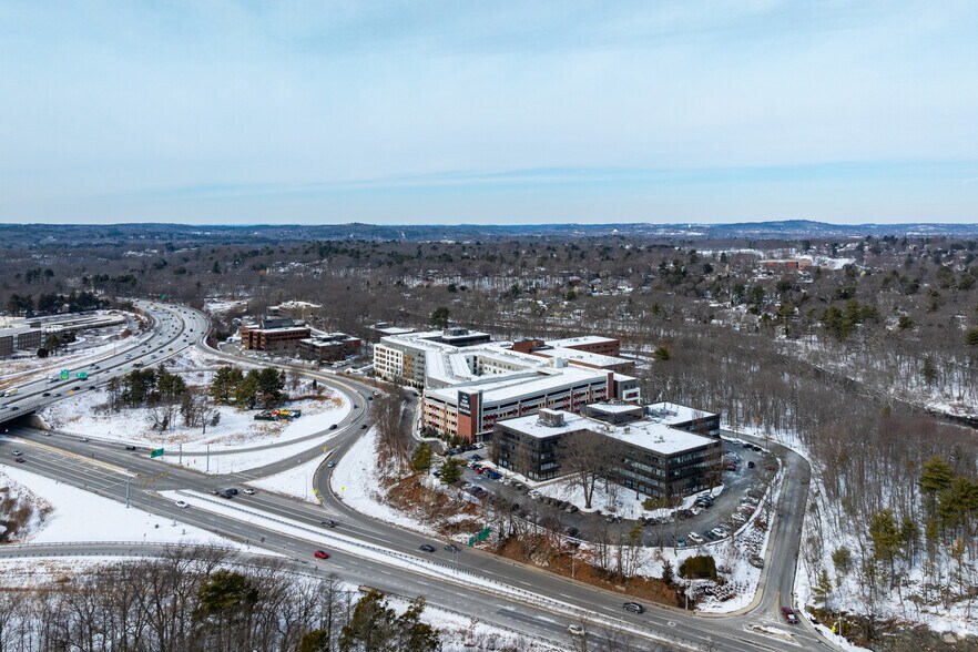 More Photos Of 20 William St, Wellesley Office For Lease