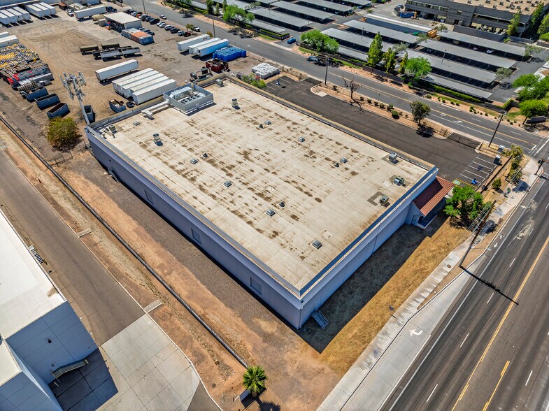 More Photos Of 1326 W Fairmont Dr, Tempe Distribution For Lease