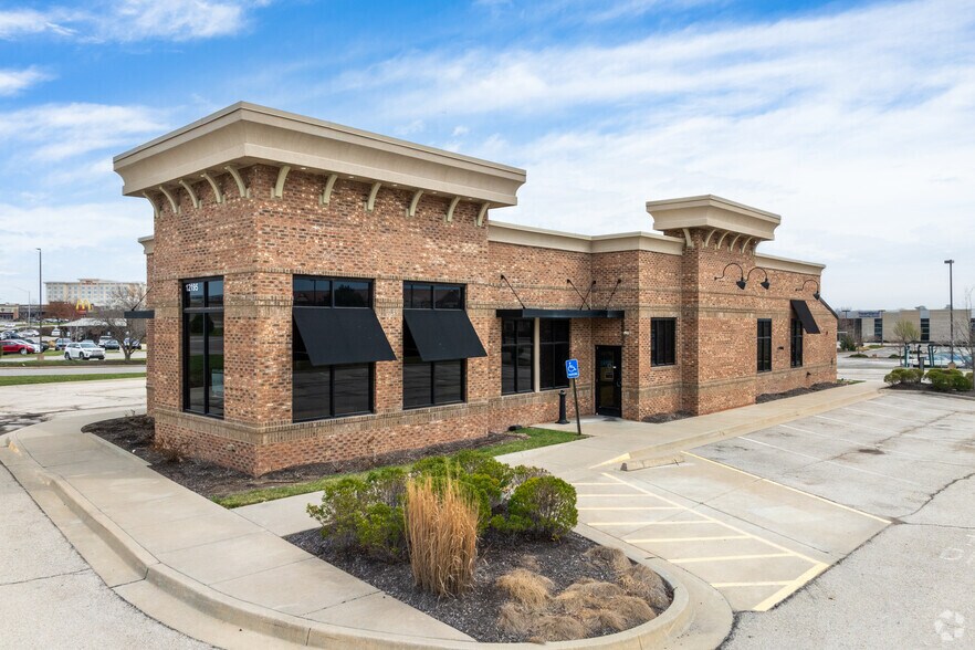 Primary Photo Of 12195 S Strang Line Rd, Olathe Fast Food For Lease