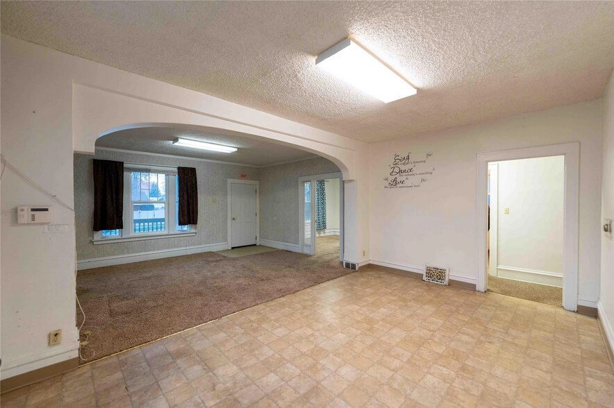 More Photos Of 1601 Central Ave, Great Falls Religious Facility For Sale