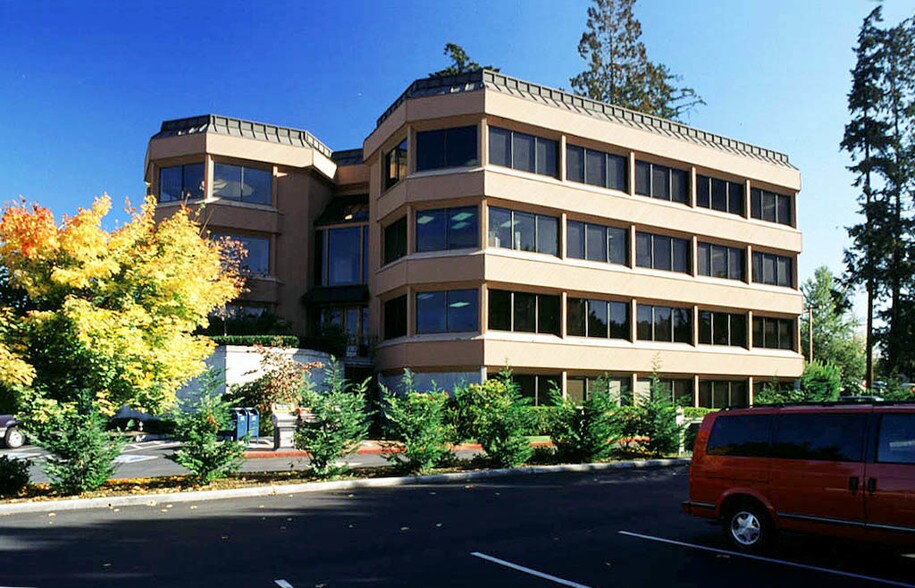 More Photos Of 9725 SE 36th St, Mercer Island Office For Lease