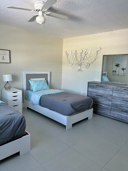 More Photos Of 940 Charles St, West Palm Beach Multifamily For Sale