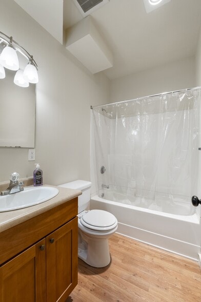More Photos Of 668 S King St, Seattle Apartments For Lease