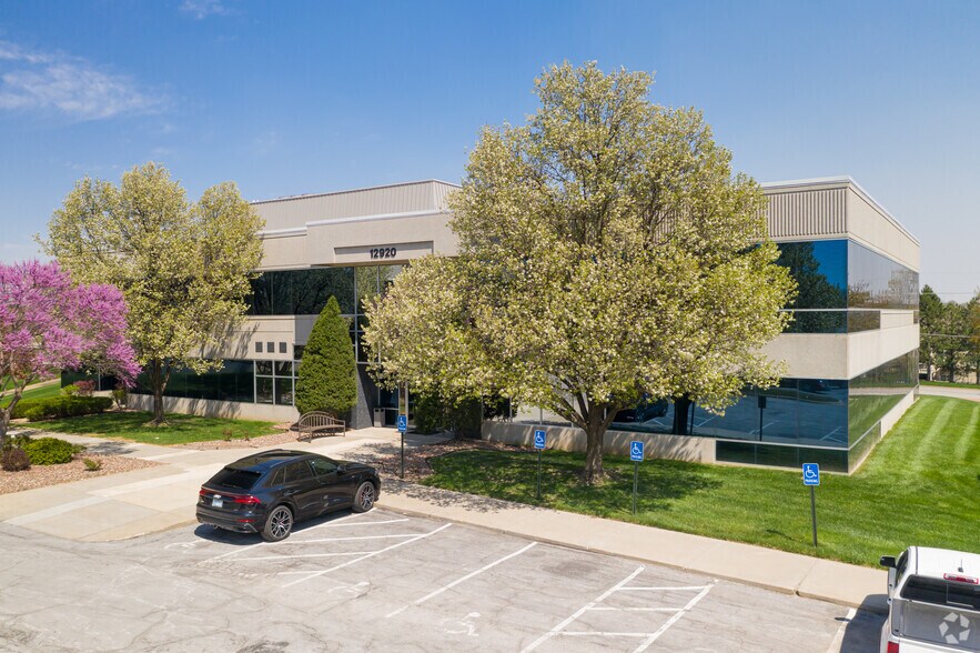 More Photos Of 12980 Metcalf Ave, Overland Park Unknown For Lease