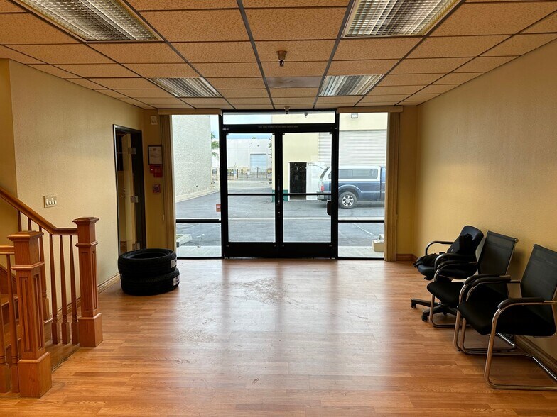 More Photos Of 11930 Goldring Rd, Arcadia Light Distribution For Sale