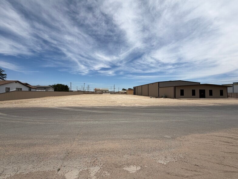 More Photos Of 2012 46th St, Odessa Industrial For Lease