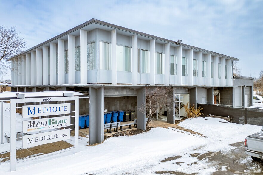 Primary Photo Of 5900 Av Andover, Mt Royal Distribution For Lease
