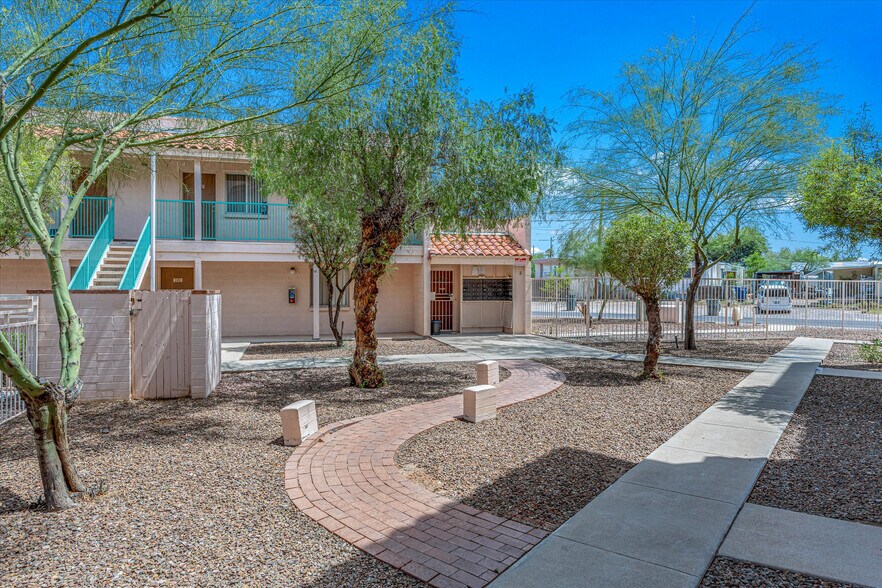 More Photos Of 5770 S Jeanette Blvd, Tucson Apartments For Sale