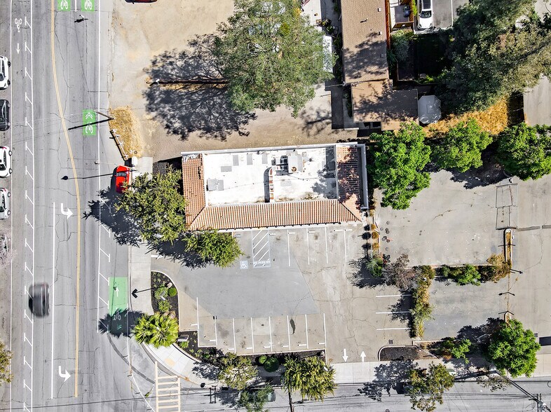 More Photos Of 190 Washington Blvd, Fremont Freestanding For Lease