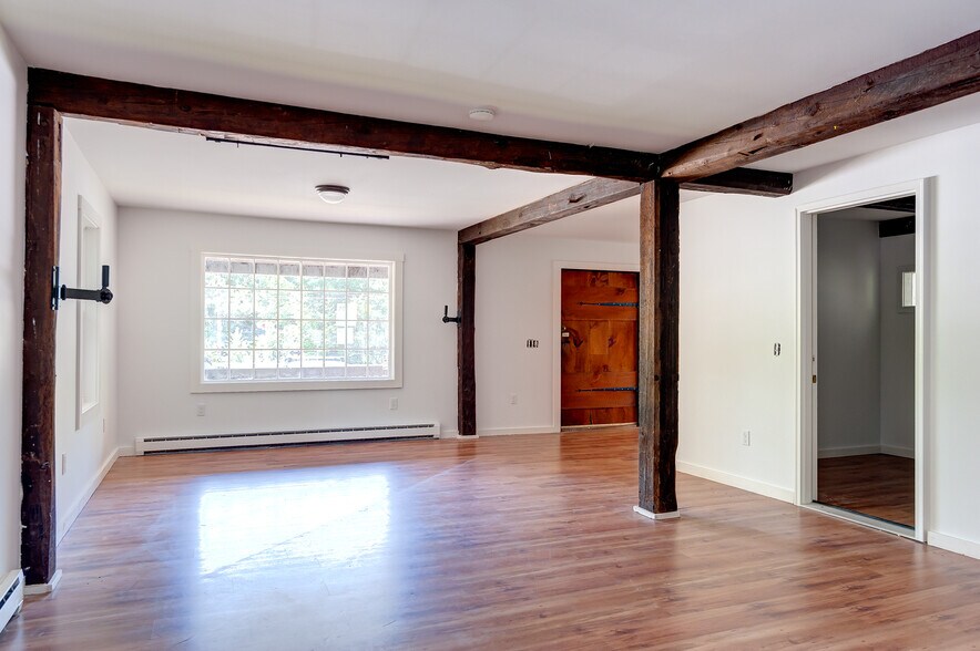 More Photos Of 750 Main St, Boylston Flex For Sale