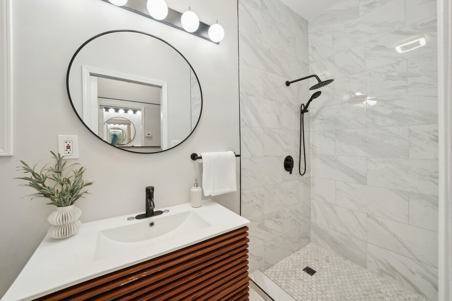 More Photos Of 17-19 Card Aly, San Francisco Apartments For Sale