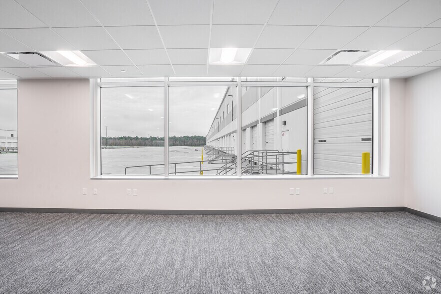 More Photos Of 5814 N Highway 146, Baytown Unknown For Lease