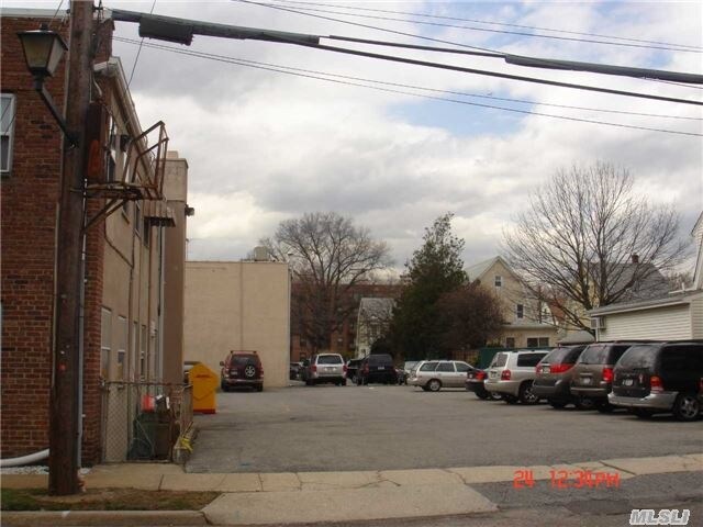 More Photos Of 80 E Old Country Rd, Mineola Office For Lease