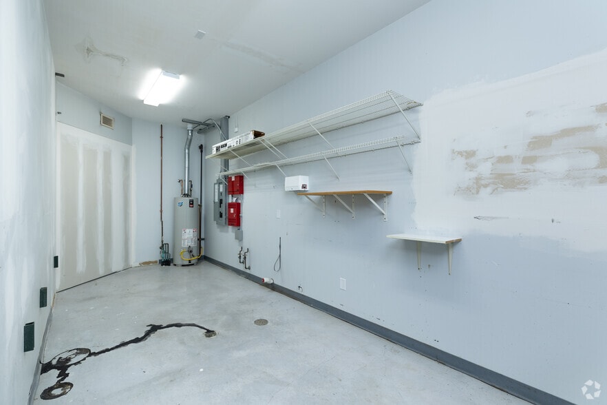 More Photos Of 5801 Old Collinsville Rd, Fairview Heights General Retail For Lease