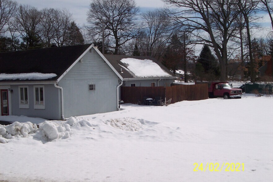 More Photos Of 805 Terryville Ave, Bristol Storefront Retail Office For Sale