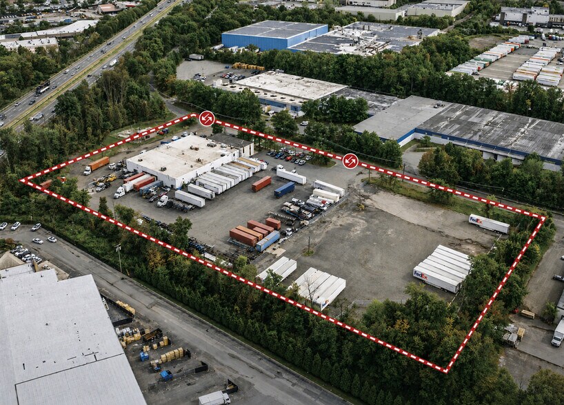 More Photos Of 76 National Rd, Edison Warehouse For Lease