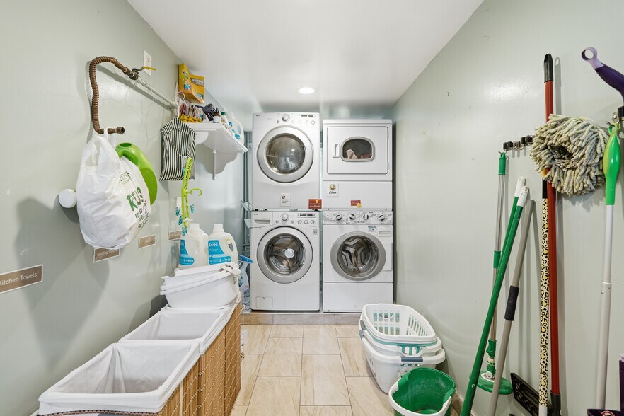 More Photos Of 3741 W 27th St, Los Angeles Specialty For Sale