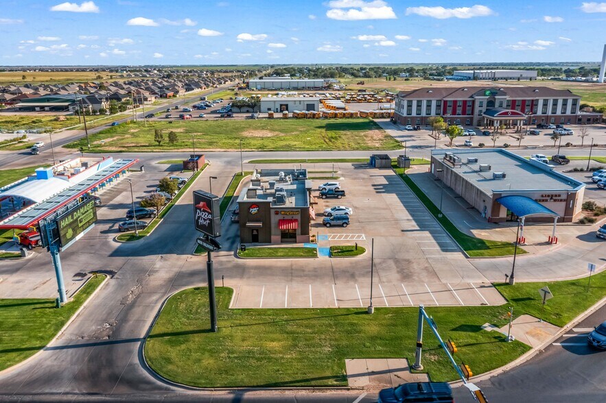 More Photos Of 7907 82nd St, Wolfforth Fast Food For Lease