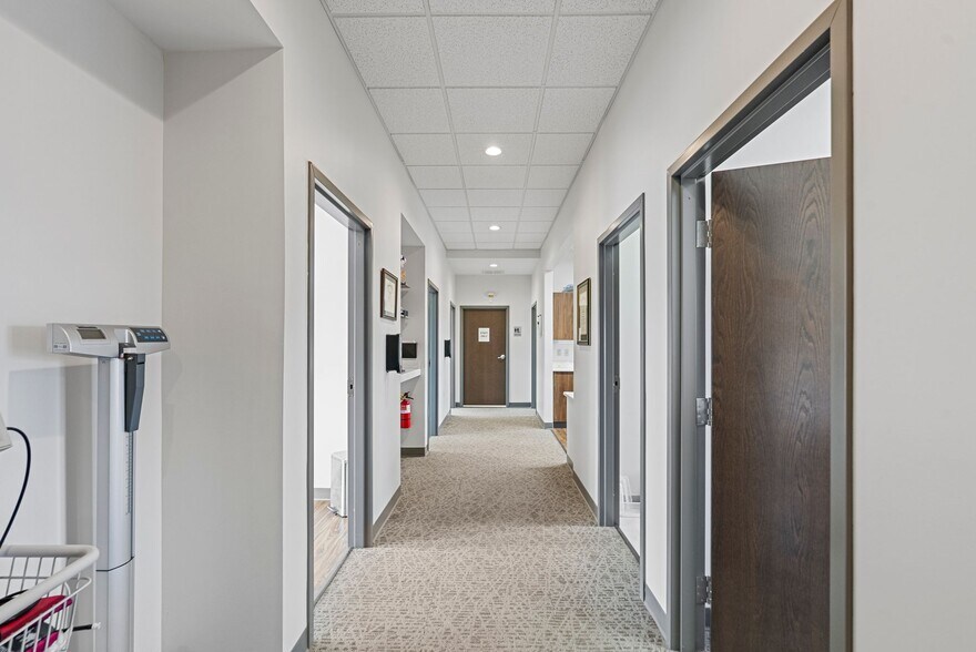 More Photos Of 304-306 Boston Sq, Georgetown Healthcare For Sale