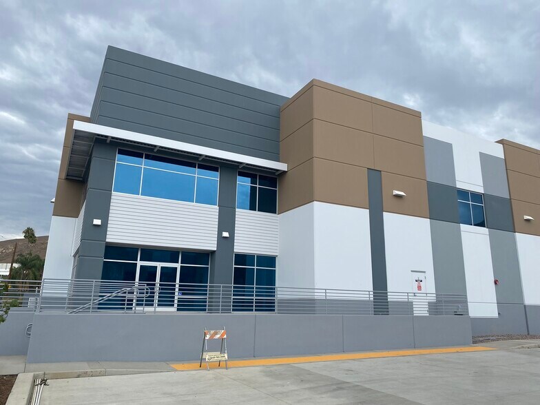 More Photos Of 900 Marlborough ave, Riverside Manufacturing For Lease