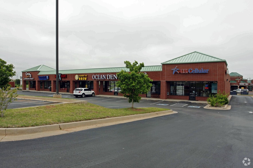 More Photos Of 2309 S I-35 Service Rd, Moore Storefront For Lease