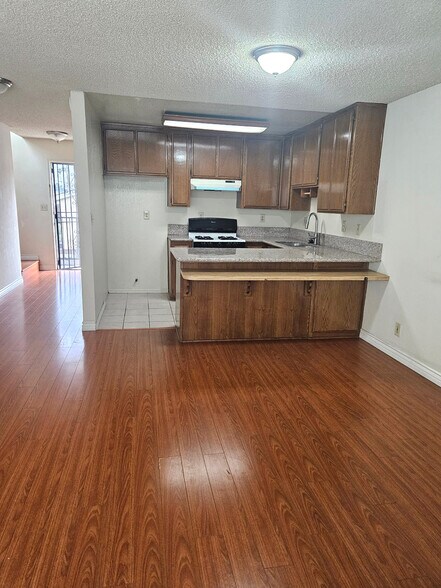 More Photos Of 16722 S Dalton Ave, Gardena Apartments For Sale