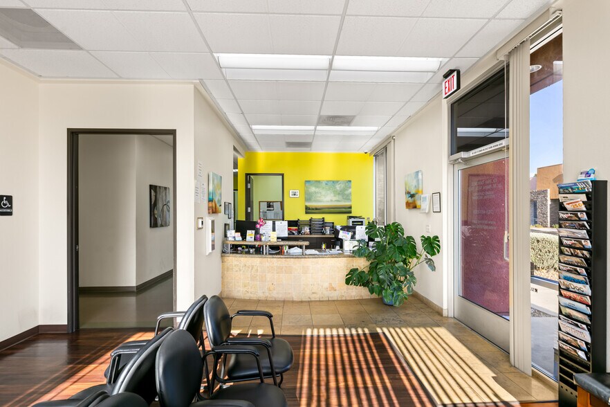 More Photos Of 7170 Smoke Ranch Rd, Las Vegas Office For Lease