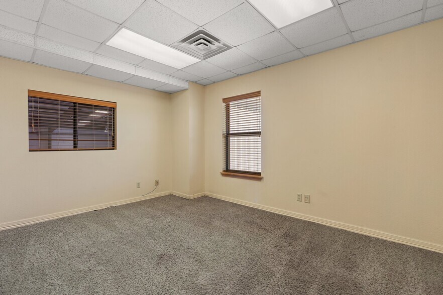 More Photos Of 26069 Springer Cemetary Rd, Hockley Flex For Sale