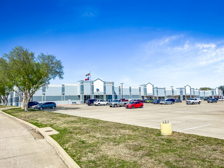 More Photos Of 8555 Airport Fwy, North Richland Hills Office For Sale