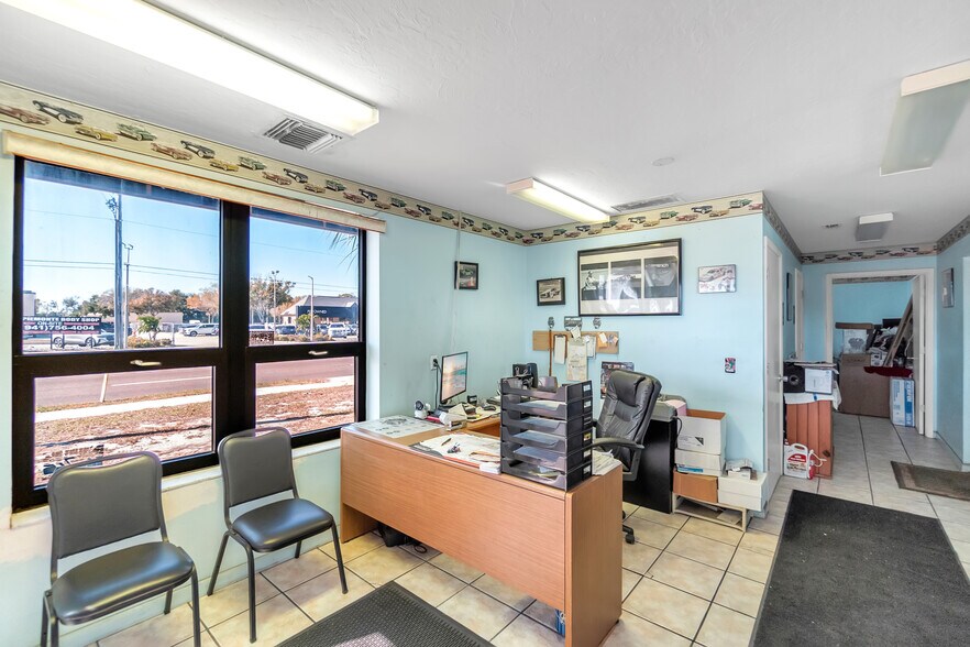 More Photos Of 6735 14th St, Bradenton Auto Repair For Sale