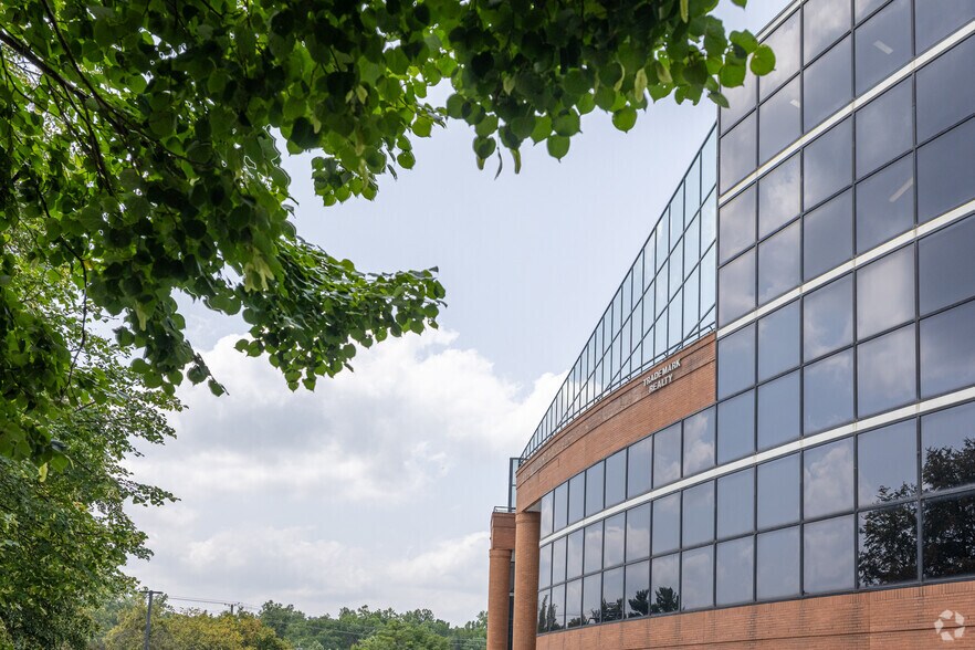 More Photos Of 6401 Golden Triangle Dr, Greenbelt Office For Lease