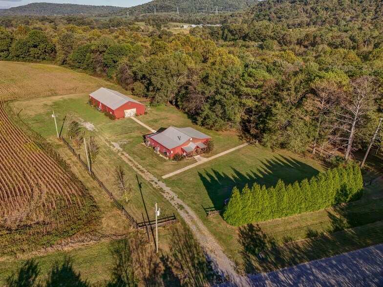 More Photos Of 80 S Sauty Rd, Guntersville Lodge Meeting Hall For Sale