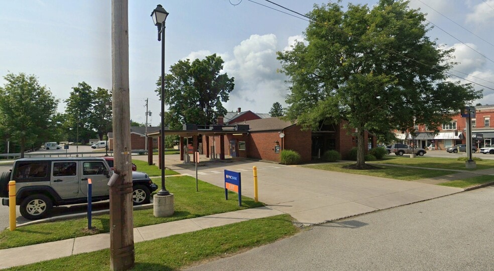 More Photos Of 123 High st, Waterford General Retail For Sale