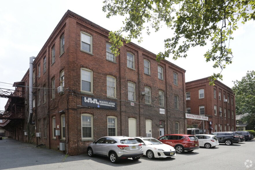More Photos Of 340-364 Glenwood Ave, East Orange Manufacturing For Sale