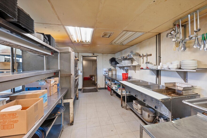 More Photos Of 18625 Main St, Tontogany Flex For Sale