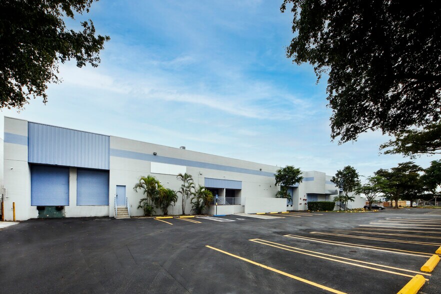 Primary Photo Of 13001 NW 38th Ave, Opa Locka Warehouse For Lease
