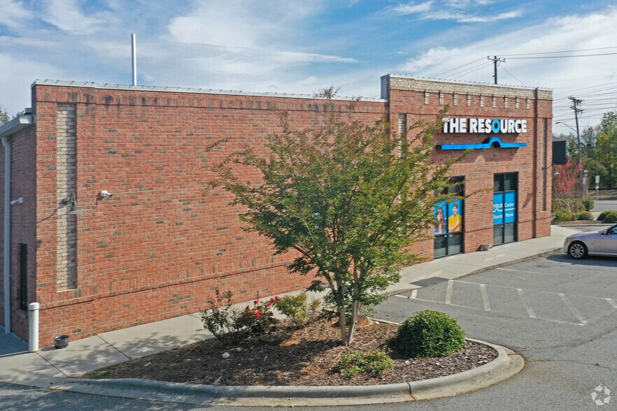More Photos Of 1268 S Stratford Rd, Winston-Salem General Retail For Lease