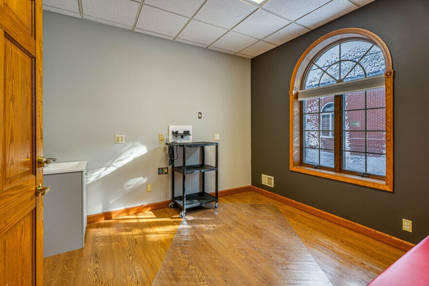 More Photos Of 6490 Main St, Buffalo Medical For Lease