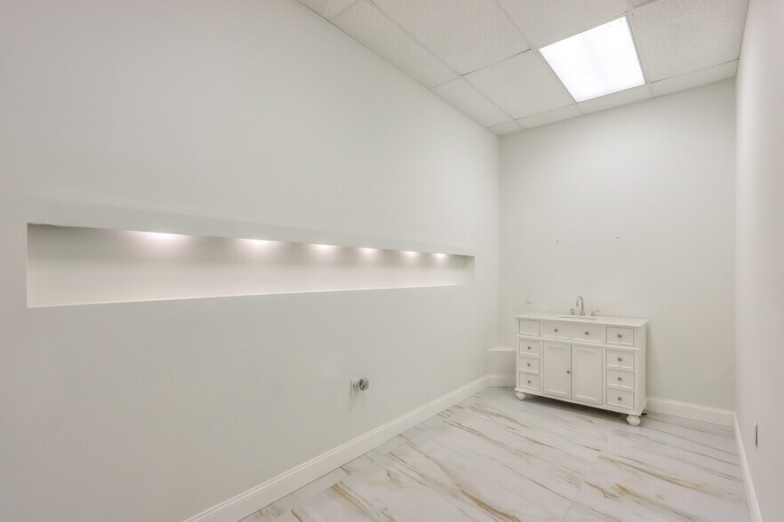 More Photos Of 5725 State Bridge Rd, Johns Creek Freestanding For Lease