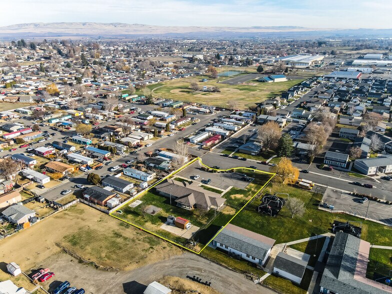 More Photos Of 1691 Washington Ct, Sunnyside Office For Sale