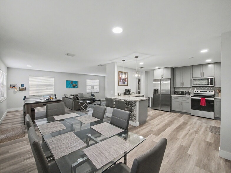 More Photos Of 112 Claremont Ln, Palm Beach Shores Apartments For Sale