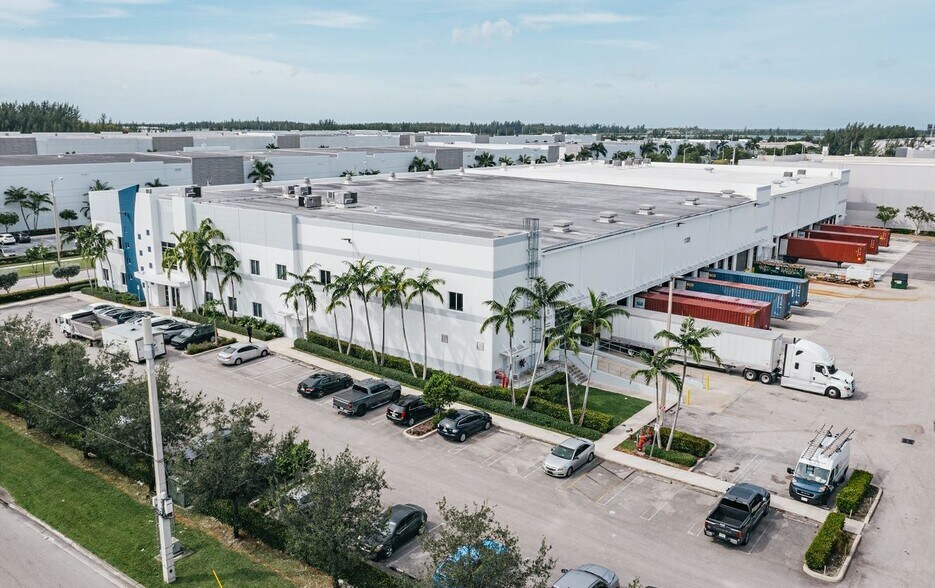 More Photos Of 11305 NW 122nd St, Miami Refrigeration Cold Storage For Lease