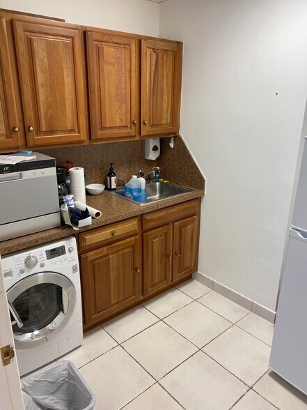 More Photos Of 1111 Kane Concourse, Bay Harbor Islands Loft Creative Space For Lease